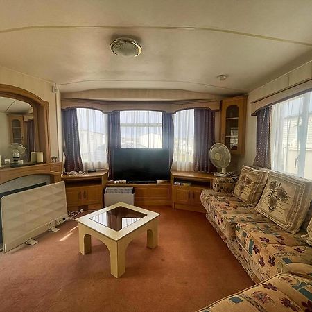 6 Berth Caravan With Decking Nearby Heacham Beach In Norfolk Ref 21047A Otel Dış mekan fotoğraf