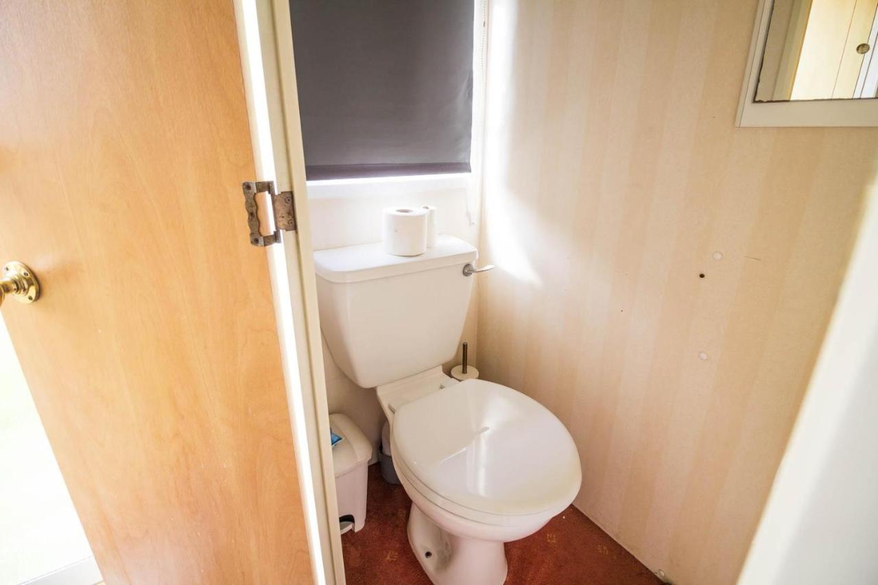 6 Berth Caravan With Decking Nearby Heacham Beach In Norfolk Ref 21047A Otel Dış mekan fotoğraf