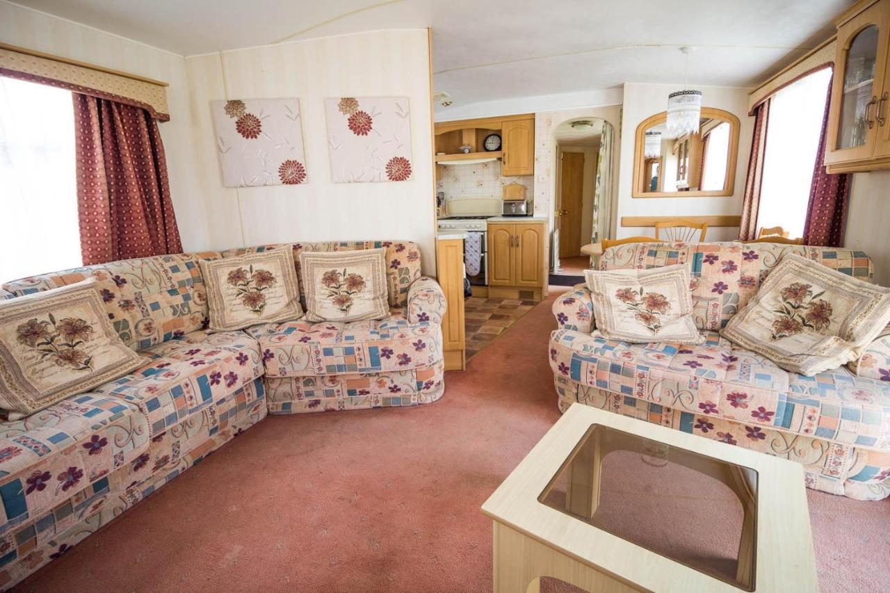 6 Berth Caravan With Decking Nearby Heacham Beach In Norfolk Ref 21047A Otel Dış mekan fotoğraf