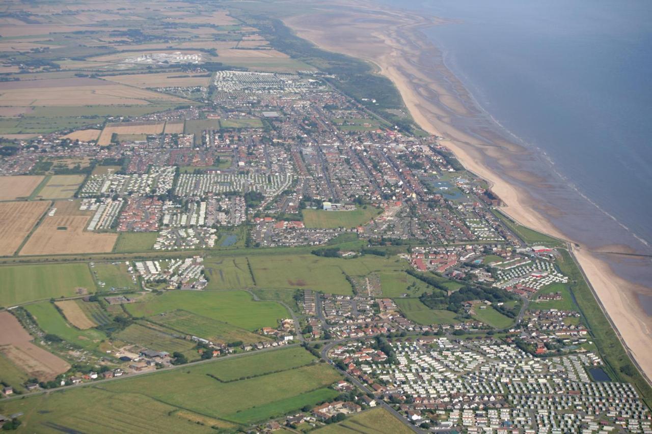 6 Berth Caravan With Decking Nearby Heacham Beach In Norfolk Ref 21047A Otel Dış mekan fotoğraf
