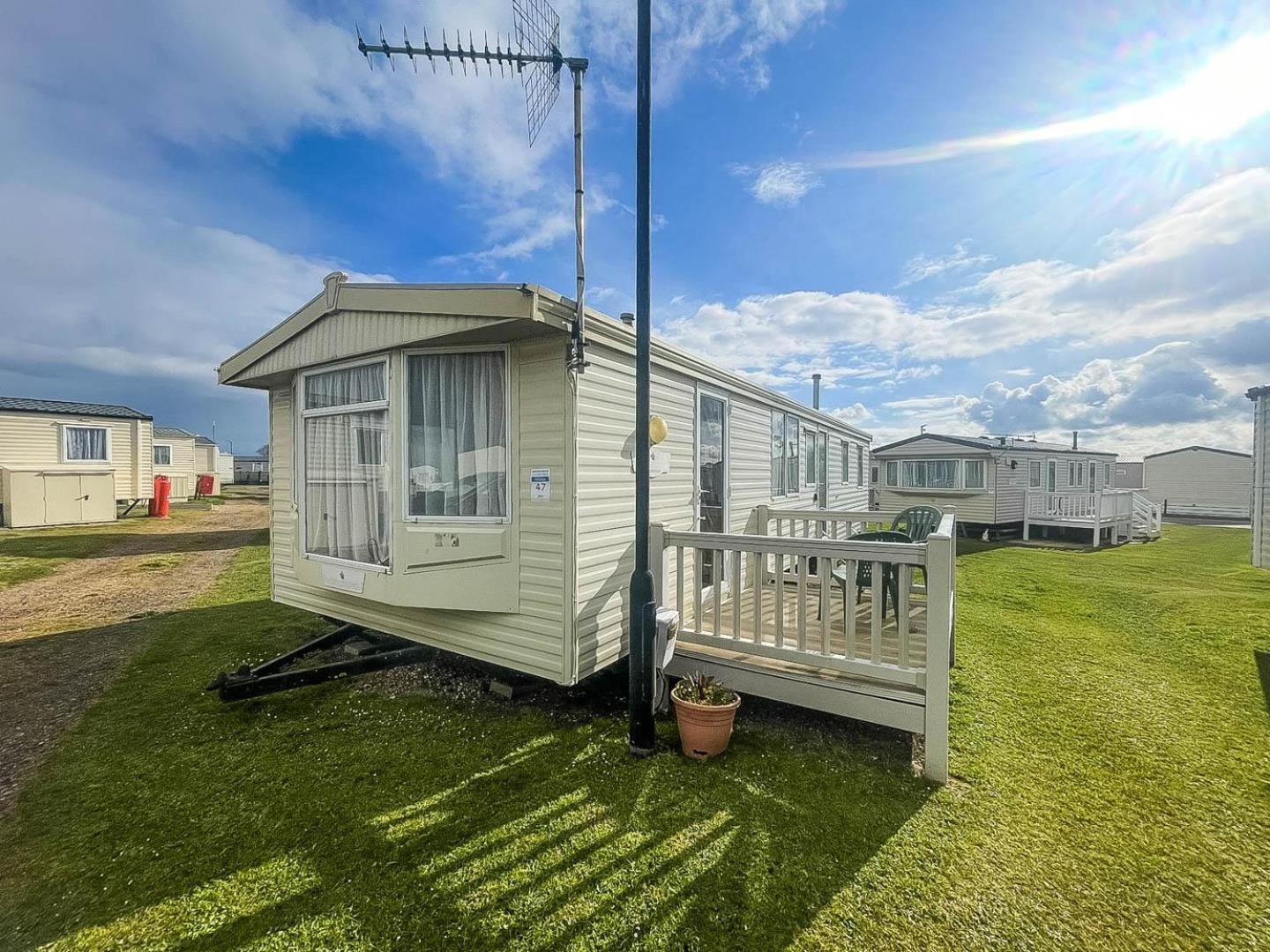 6 Berth Caravan With Decking Nearby Heacham Beach In Norfolk Ref 21047A Otel Dış mekan fotoğraf