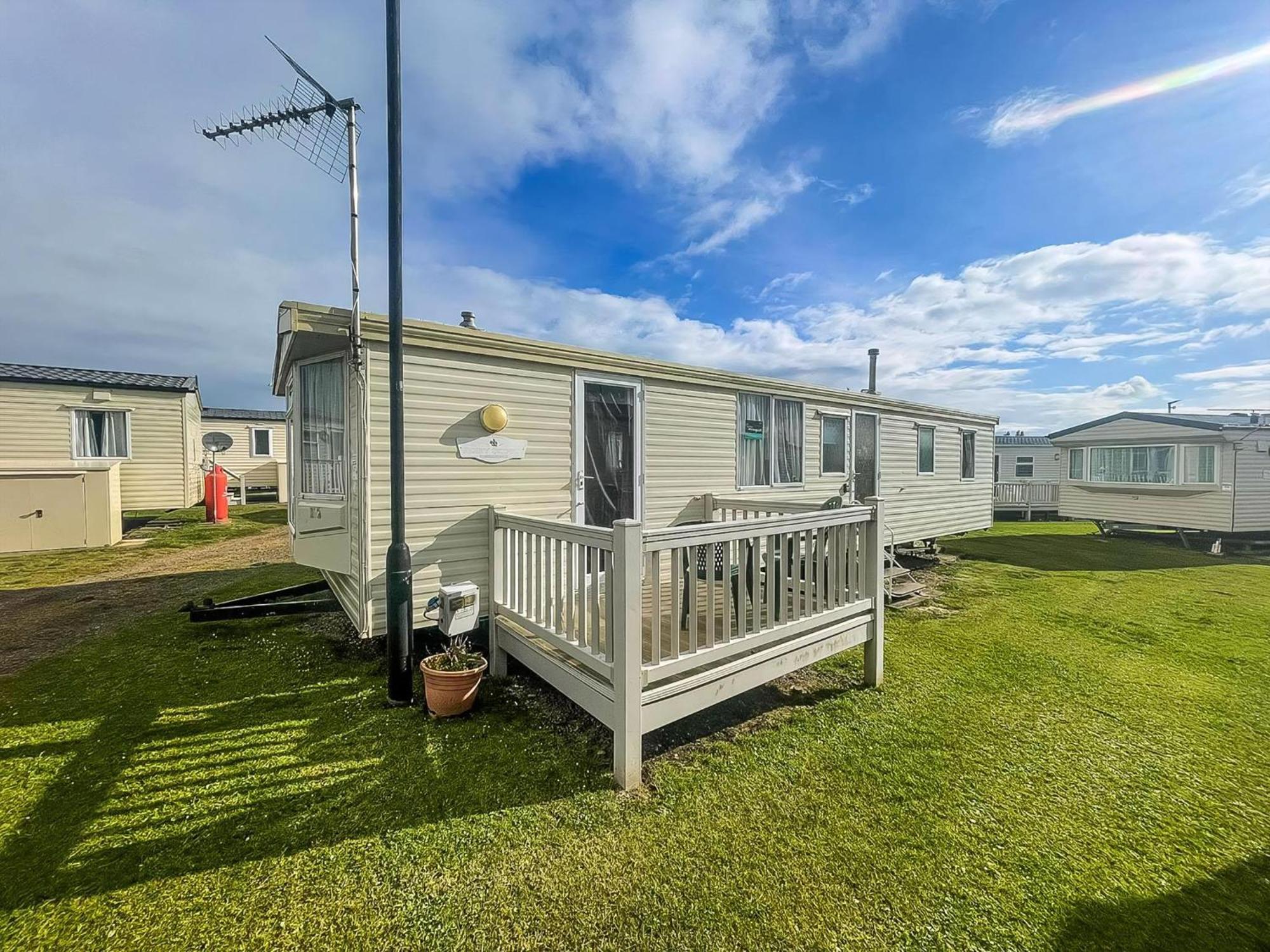 6 Berth Caravan With Decking Nearby Heacham Beach In Norfolk Ref 21047A Otel Dış mekan fotoğraf
